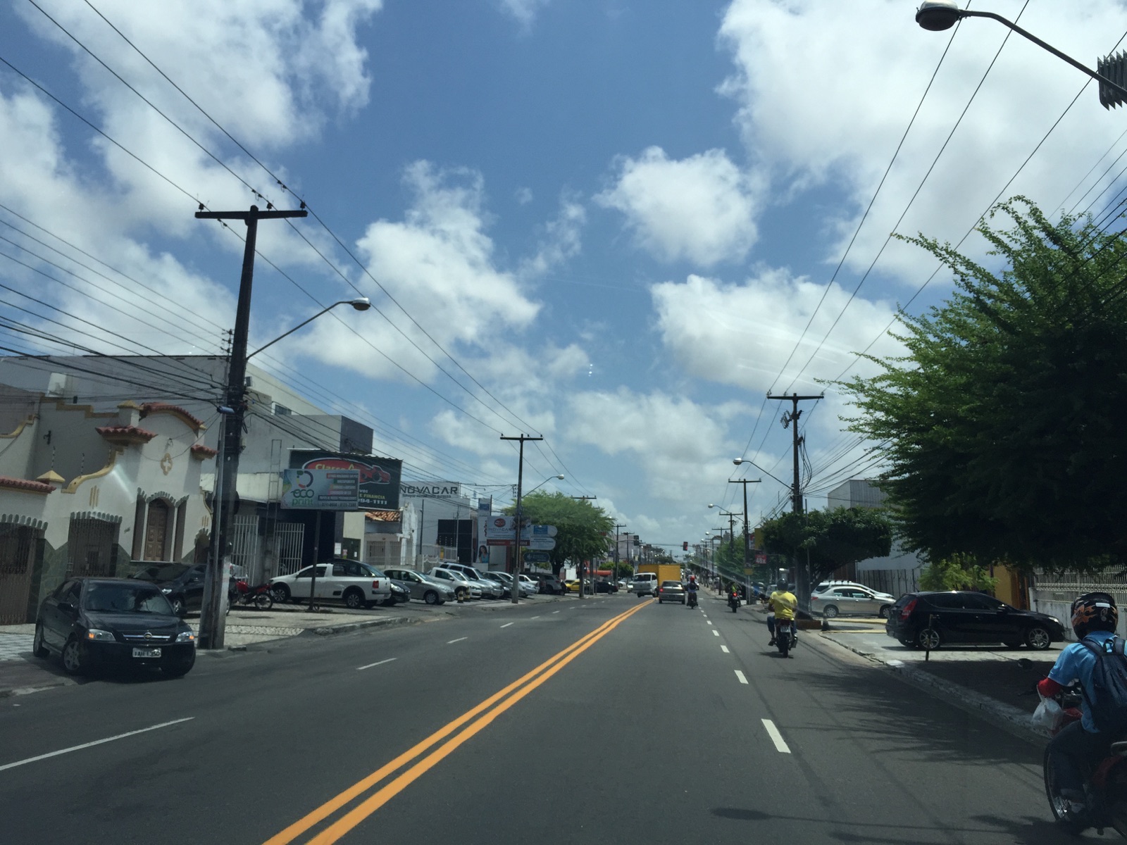 SMTT revitaliza sinalização viária na capital - SMTT Aracaju